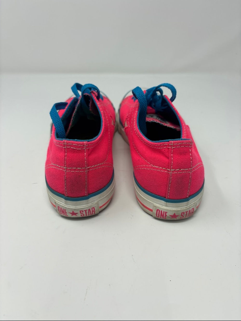 Converse Hot Pink Canvas Star Sneakers with Blue Laces 7.5 - Picture 4 of 7